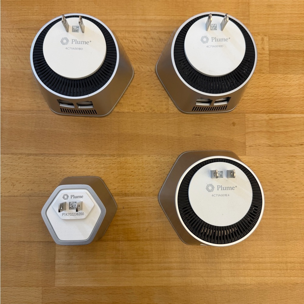 Plume WiFi Pods Set in Silver and White